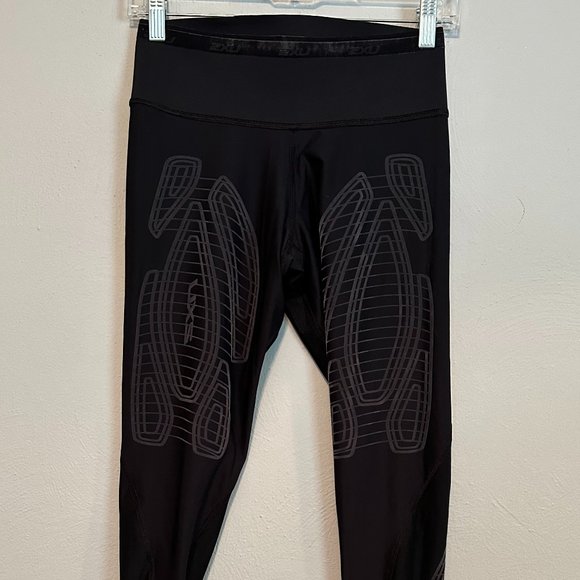 2XU Women's MCS Mid-Rise Compression Tights in Black Size Medium - Picture 12 of 16